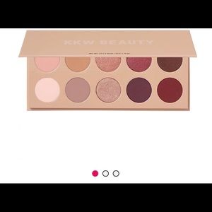 KKW beauty eye shadow palette